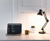 Diseño Brillante: Las 5 Lámparas de Mesa que Debes Conocer para Iluminar con Estilo